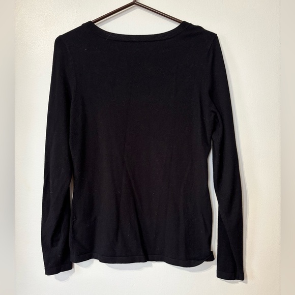 🎉4/30$🎉 Le Chateau Black Ruffled Crew Neck Sweater – Women’s M 🖤✨ - Picture 4 of 4